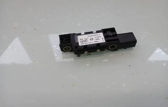 Audi A3 S3 8P Airbag deployment crash/impact sensor 4B0959643E 0232H04AYUY1C