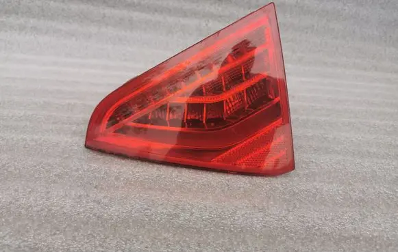 Audi A5 8T 8F Tailgate rear/tail lights 8T0945094D