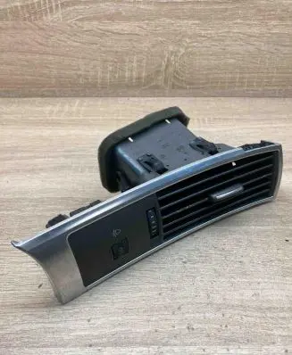 Audi A6 S6 C6 4F Dashboard side air vent grill/cover trim 4F2820902C