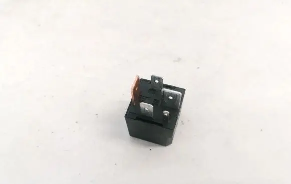 Volkswagen PASSAT B6 Other relay 3D0951253A