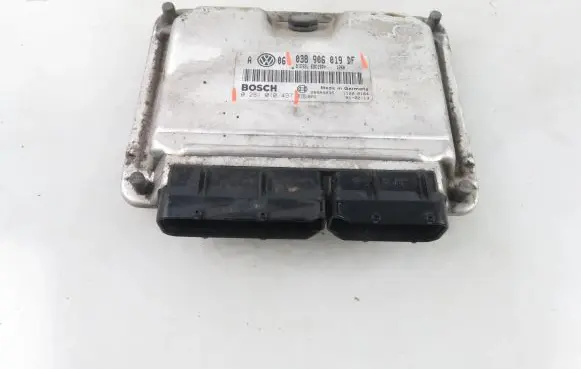 Volkswagen Golf IV Engine control unit/module 038906019DF 0281010497
