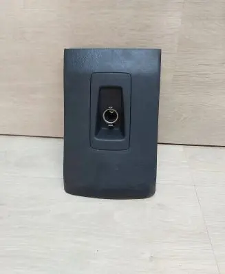 Toyota Auris E180 Center console 58923-02160