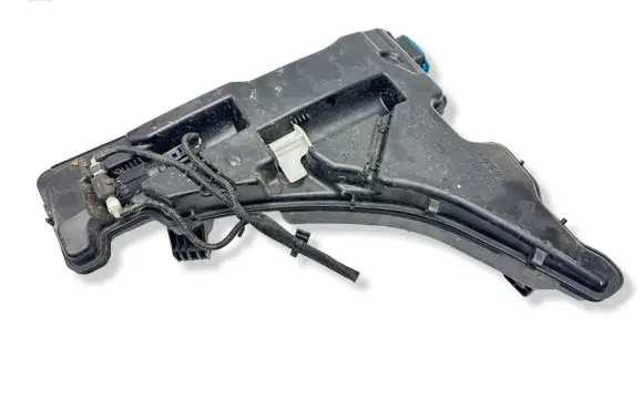 Audi A4 S4 B9 Windshield washer fluid reservoir/tank 8W0250