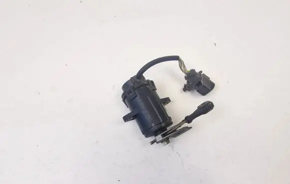 Audi 80 90 S2 B4 Accelerator pedal position sensor 046907475F