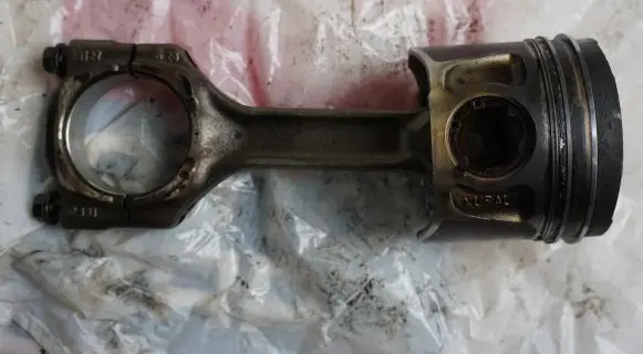 Saab 9-3 Ver2 Piston with connecting rod 93166891