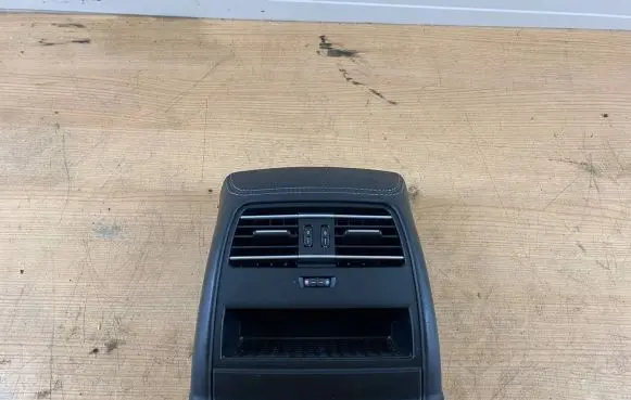 BMW 6 F06 Gran coupe Rear air vent grill 9237105