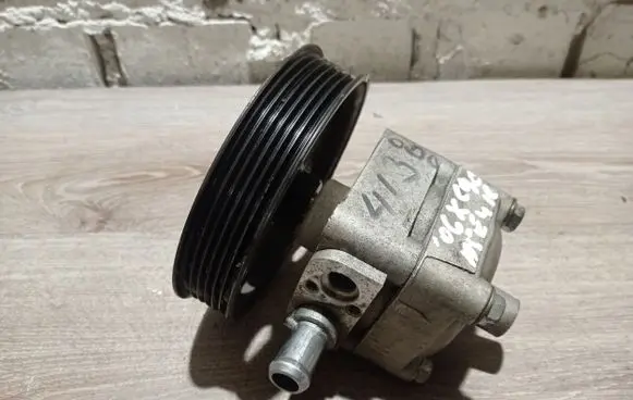 Volvo XC90 Power steering pump