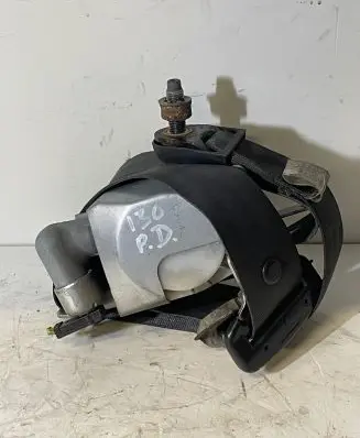 Hyundai i30 Front seatbelt 888202R900
