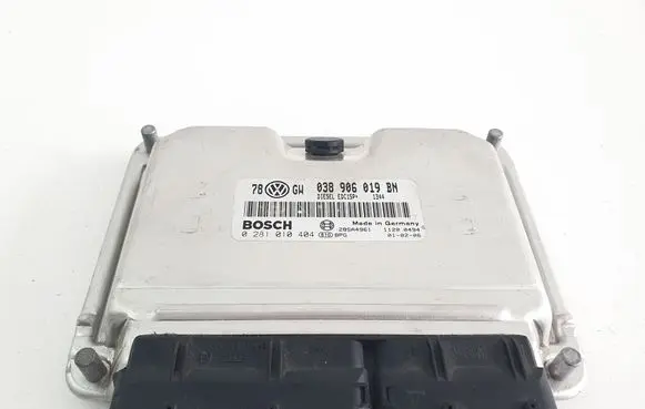 Volkswagen PASSAT B5.5 Engine control unit/module 038906019BN 0281010404
