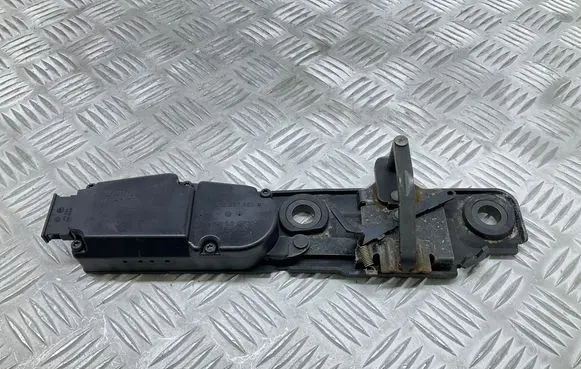 Volkswagen Eos Tailgate/trunk/boot lock/catch/latch 1Q0827383B
