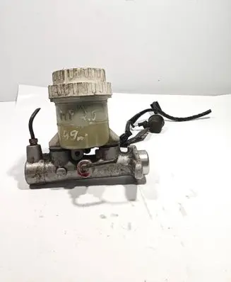 Mitsubishi Pajero Master brake cylinder 