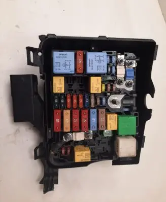 Citroen C4 II Picasso Fuse box set 33109838ST3 25502