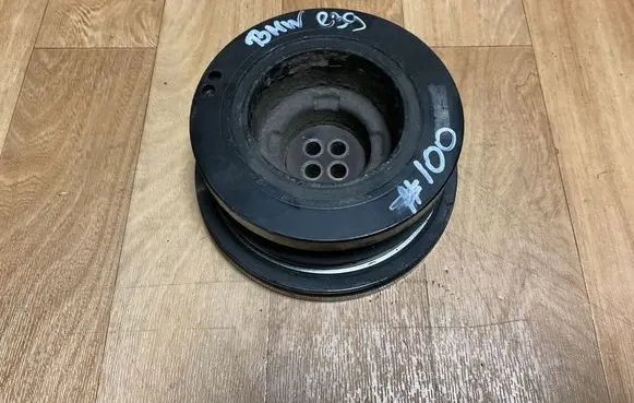 BMW 5 E39 Crankshaft pulley 2247890