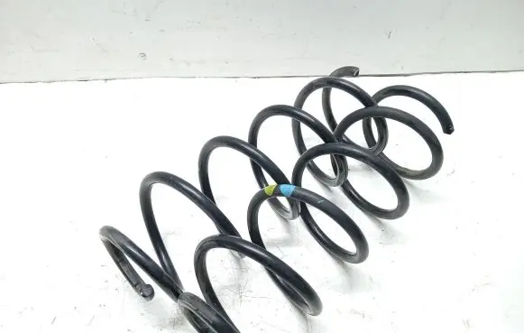 Mazda 3 III Rear coil spring