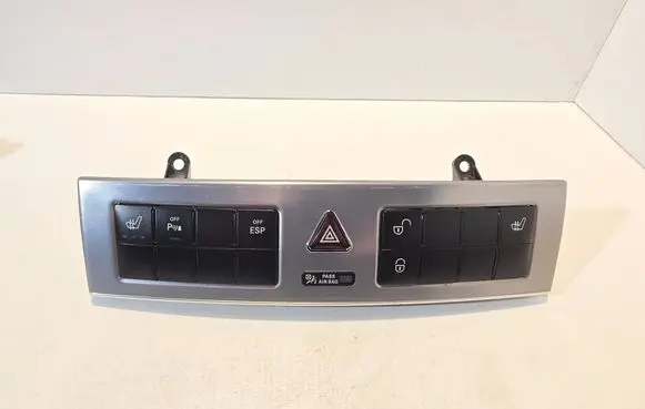 Mercedes-Benz C W203 Hazard light switch 2038707610 33635403