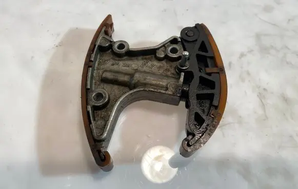 Audi A6 S6 C6 4F Slide rail for timing chain 057109218K
