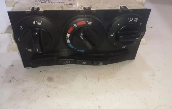 Mercedes-Benz A W168 Climate control unit 1688300485 Q122699