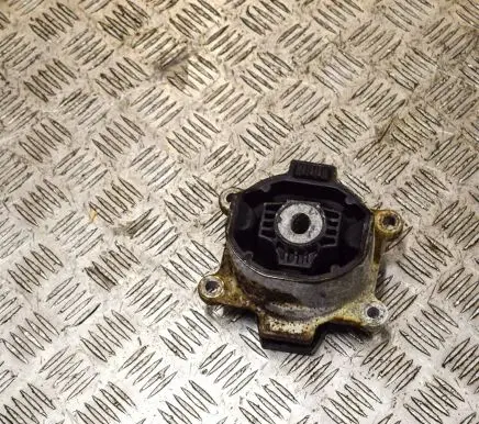 Jaguar I-Pace Engine mount bracket