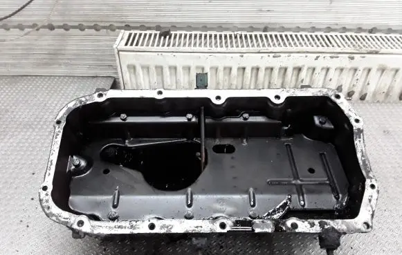 Oil sump