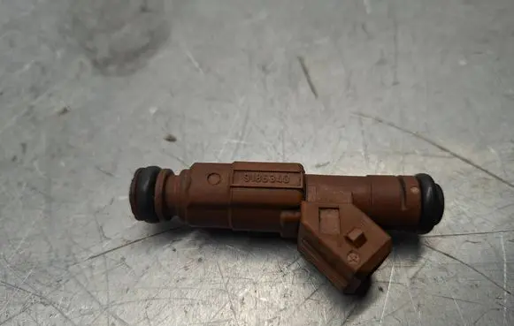 Volvo XC70 Fuel injector 0280155831