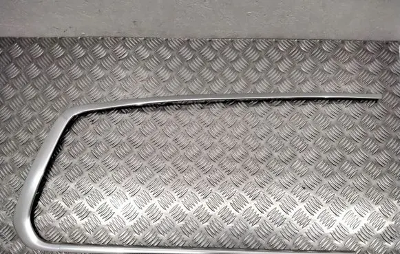 Volvo V70 Rear side glass trim 