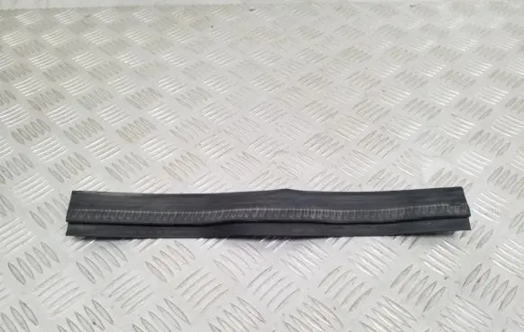 Mercedes-Benz C W204 Engine compartment rubber A2046280998