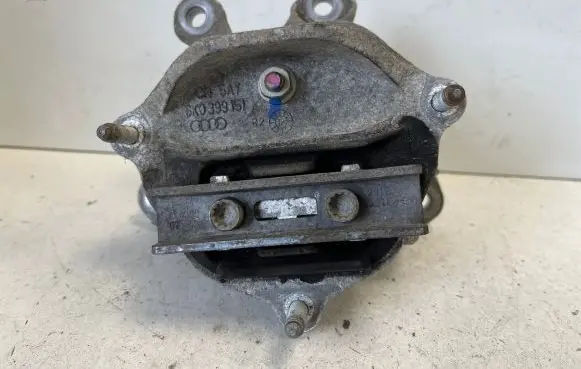 Audi A6 S6 C7 4G Engine mount bracket 8K0399151