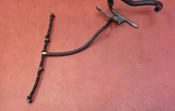 Opel Insignia A Fuel line/pipe/hose 55568235