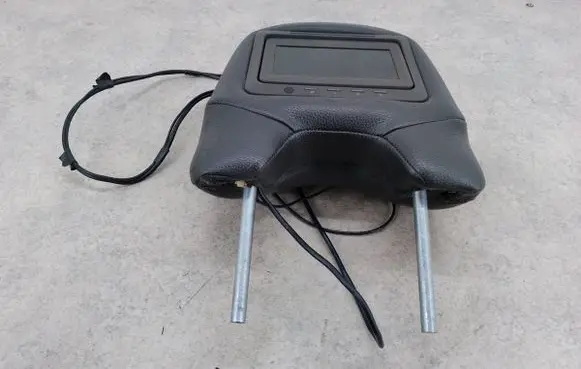 Volvo XC90 Front seat headrest 