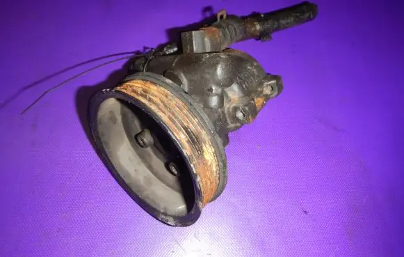 Volkswagen Polo III 6N 6N2 6NF Power steering pump