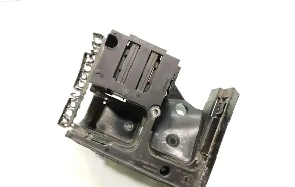 Skoda Superb B6 (3T) Glow plug pre-heat relay 0281003038 1K0907361C