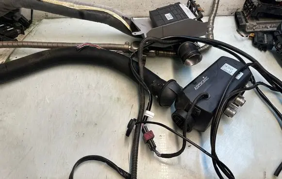 Mitsubishi Canter Auxiliary pre-heater (Webasto) 123121
