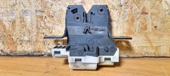 Renault Megane II Tailgate/trunk/boot lock/catch/latch 8200076240