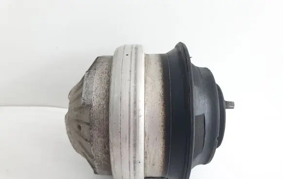 Engine mount bracket