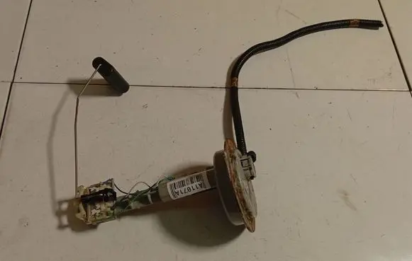 Chevrolet Captiva Fuel level sensor CSC1006H311