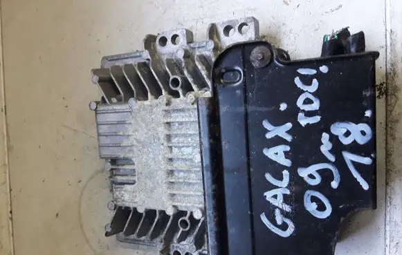 Ford Galaxy Engine control unit/module S122865031A1