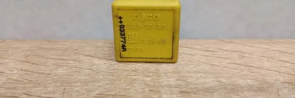 Opel Vectra C Other relay V23134J52X369 90226846 12V70A