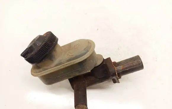 Mazda 323 Master brake cylinder 