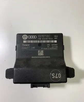 Volkswagen PASSAT B6 Gateway control module 3C0907530C 3C0907951A