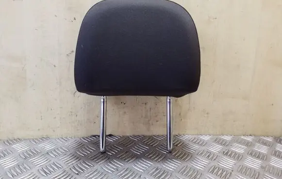 Opel Astra J Front seat headrest 