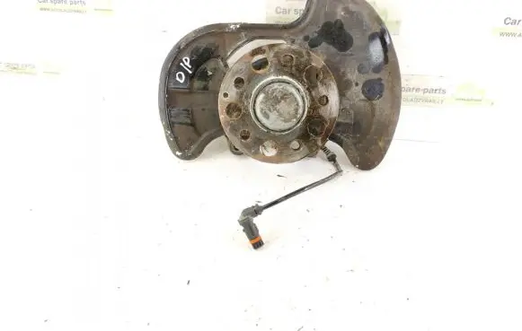 Mercedes-Benz E C207 W207 Front wheel hub 2043320201 2043300625