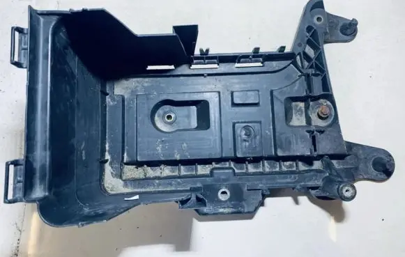 Battery box tray