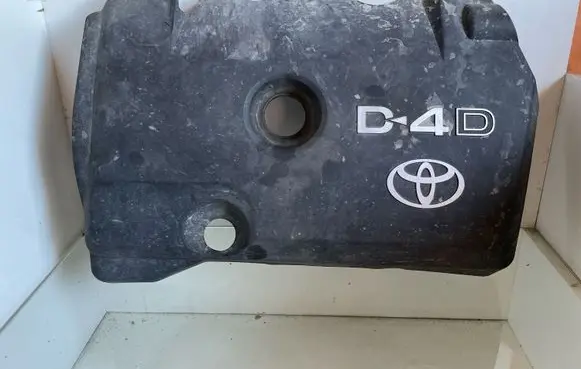 Toyota Corolla Verso AR10 Engine cover (trim)