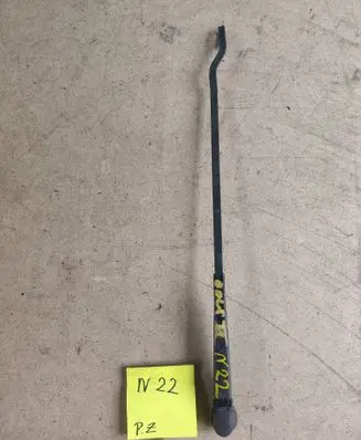 Volkswagen Golf IV Front wiper blade arm 76846245