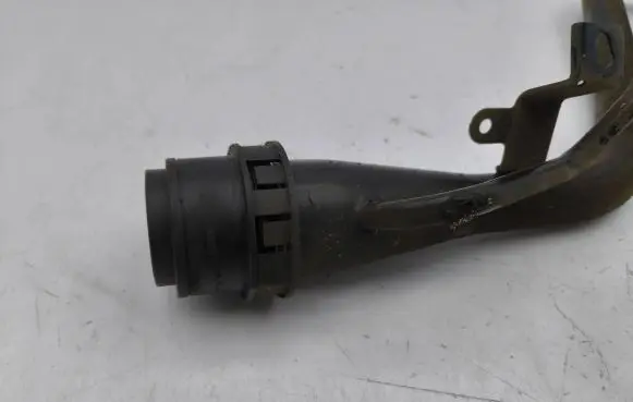 Honda CR-V Fuel tank filler neck pipe 