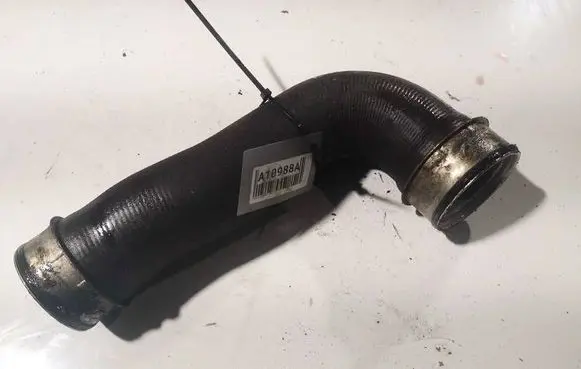Volkswagen PASSAT B6 Intercooler hose/pipe 