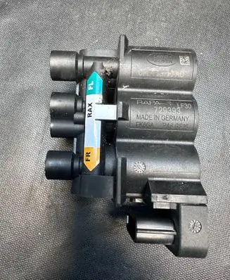 Land Rover Discovery 5 Air suspension valve block CPLA5B710AC 729393