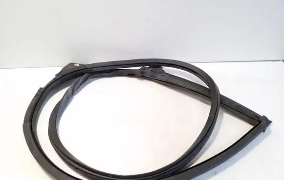 Audi A5 Sportback 8TA Front door rubber seal 8T8831707C