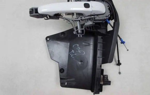 Volvo C30 Front door lock 31214729 49354