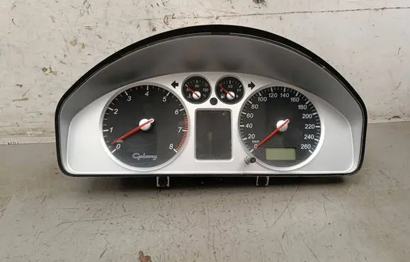 Speedometer (instrument cluster)